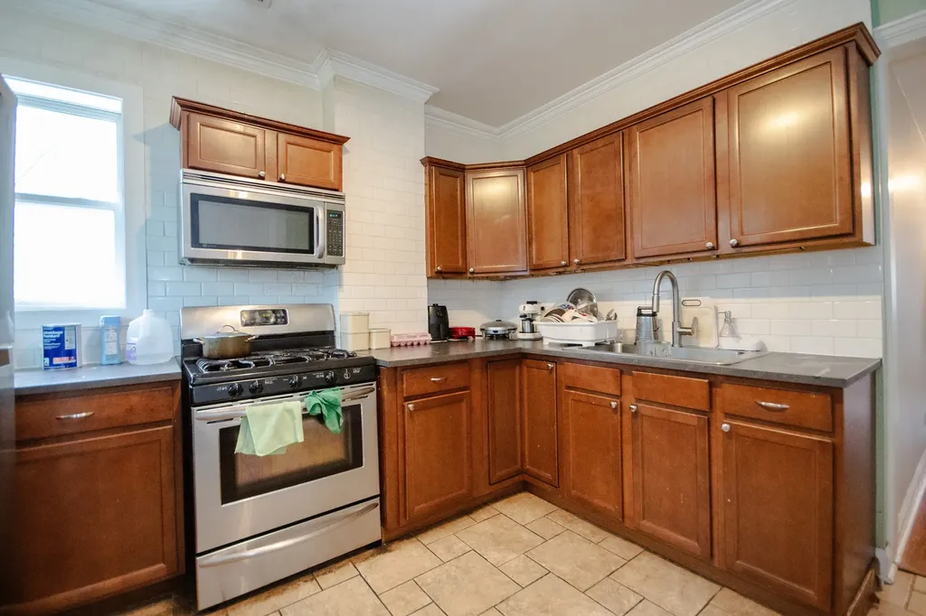 2931 West Lexington Street Chicago IL 60612