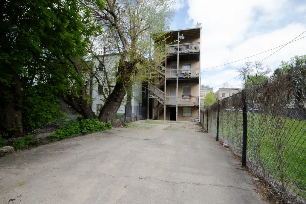 2931 West Lexington Street Chicago IL 60612