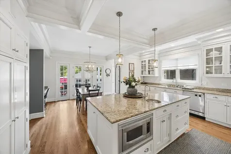 197 Woodside Road Riverside IL 60546