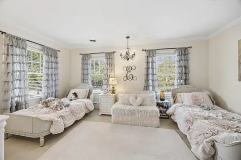 197 Woodside Road Riverside IL 60546