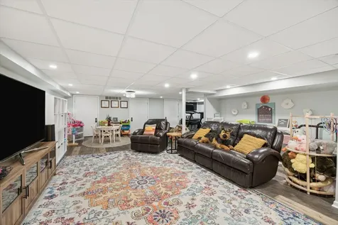 197 Woodside Road Riverside IL 60546