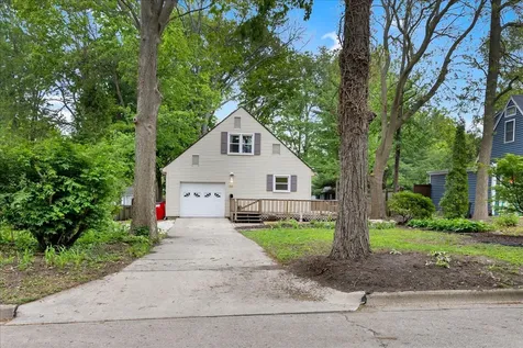 910 Foley Avenue Champaign IL 61820