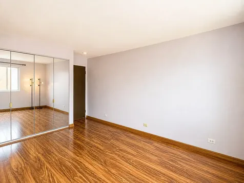 9395 Landings Lane Des Plaines IL 60016