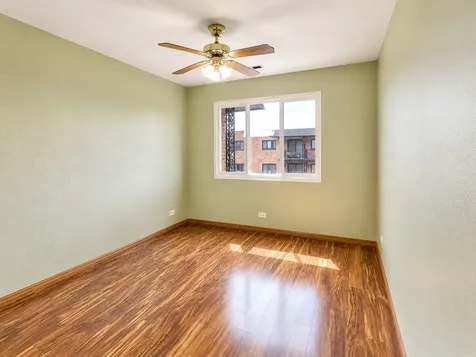 9395 Landings Lane Des Plaines IL 60016