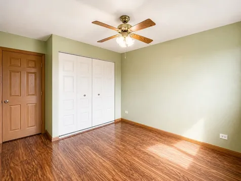 9395 Landings Lane Des Plaines IL 60016