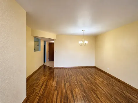9395 Landings Lane Des Plaines IL 60016