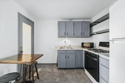 709 Regner Road Mchenry IL 60051