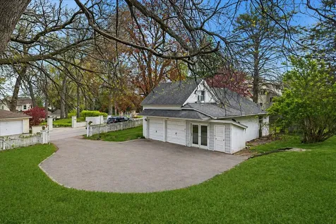 709 Regner Road Mchenry IL 60051
