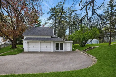 709 Regner Road Mchenry IL 60051