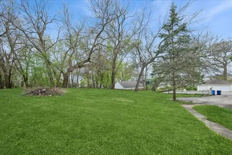 709 Regner Road Mchenry IL 60051