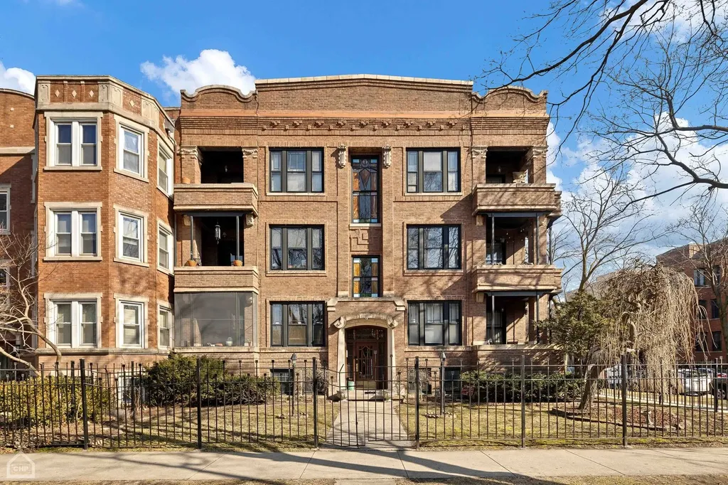 6619 North Glenwood Avenue Chicago IL 60626