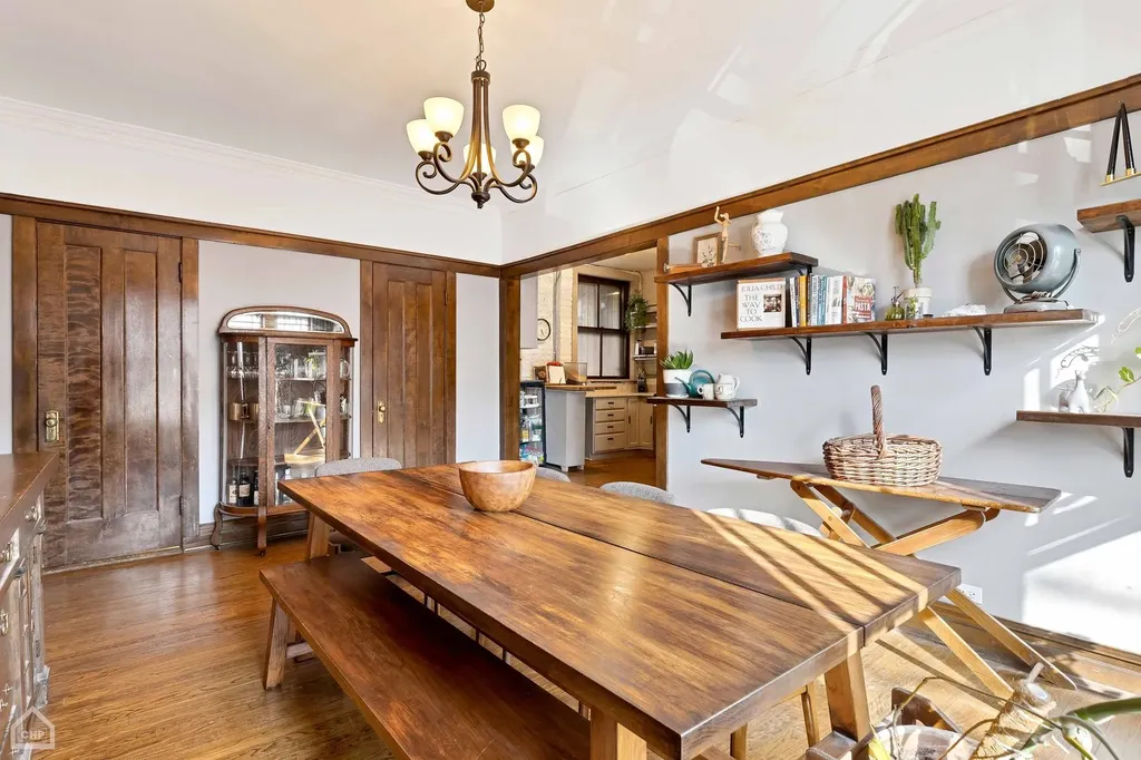6619 North Glenwood Avenue Chicago IL 60626