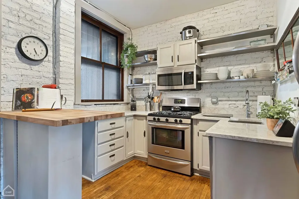6619 North Glenwood Avenue Chicago IL 60626