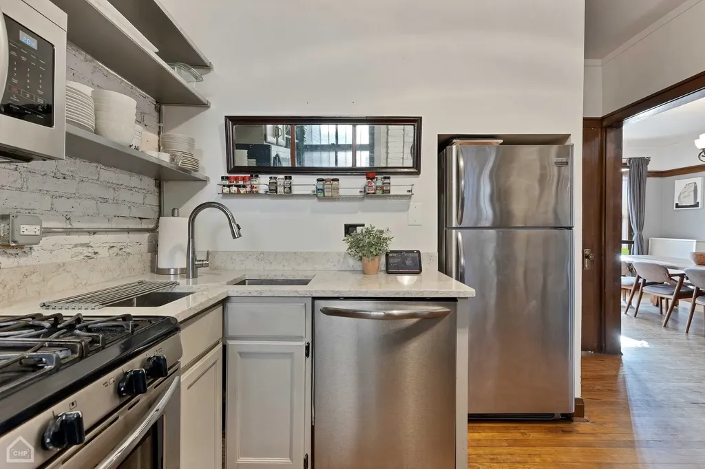 6619 North Glenwood Avenue Chicago IL 60626