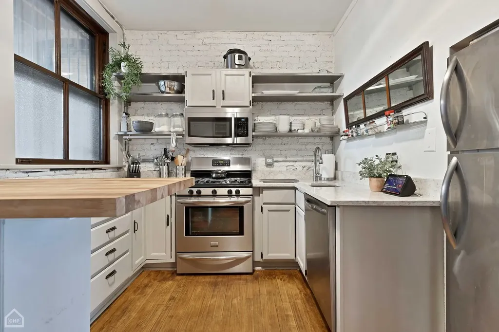 6619 North Glenwood Avenue Chicago IL 60626