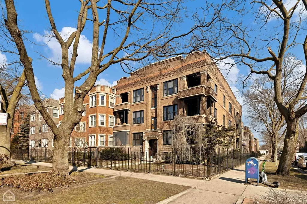 6619 North Glenwood Avenue Chicago IL 60626
