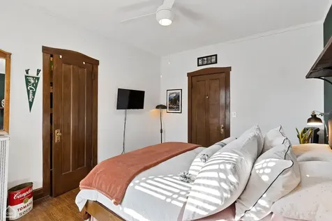 6619 North Glenwood Avenue Chicago IL 60626