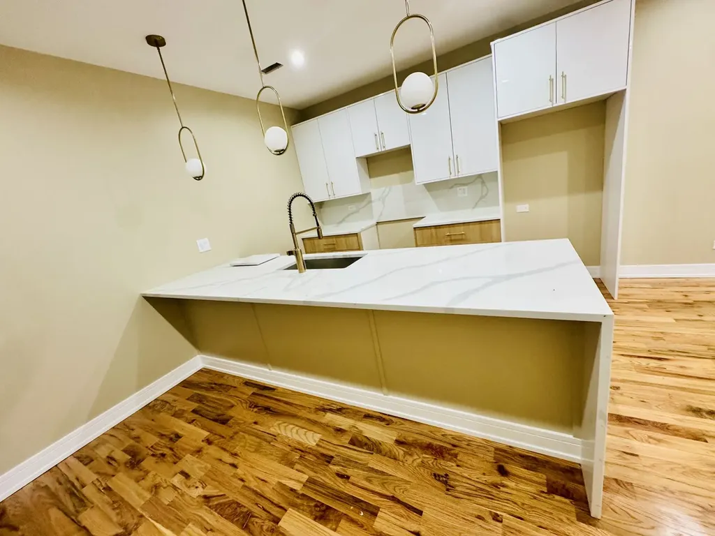 155 North La Crosse Avenue Chicago IL 60644