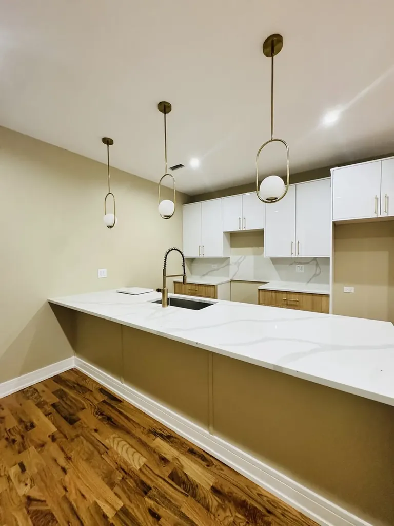 155 North La Crosse Avenue Chicago IL 60644