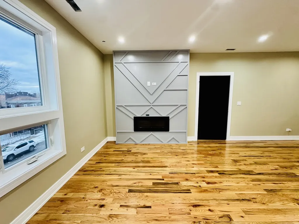 155 North La Crosse Avenue Chicago IL 60644