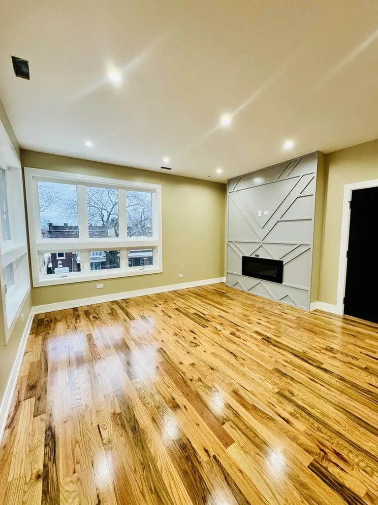 155 North La Crosse Avenue Chicago IL 60644