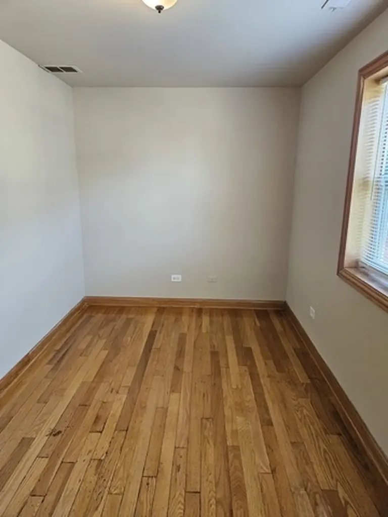 5318 South Kenneth Avenue Chicago IL 60632