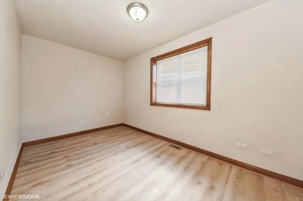 5318 South Kenneth Avenue Chicago IL 60632