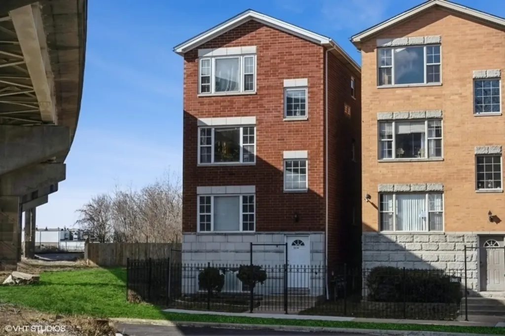 5318 South Kenneth Avenue Chicago IL 60632