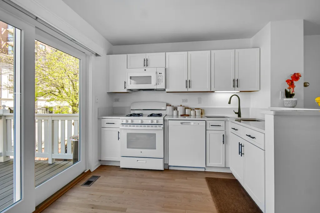 1452 South State Street Chicago IL 60605