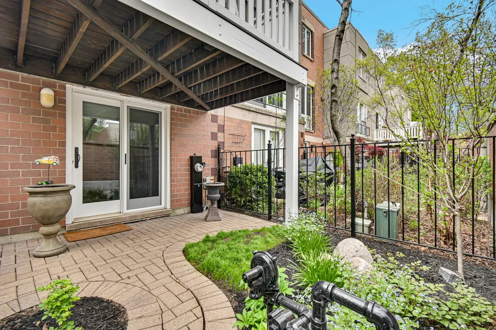 1452 South State Street Chicago IL 60605