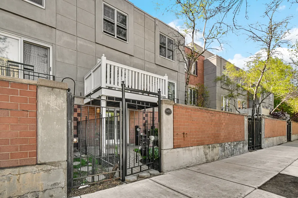 1452 South State Street Chicago IL 60605