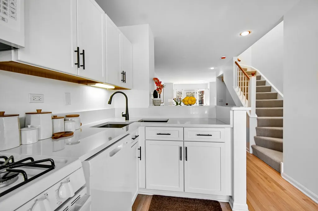 1452 South State Street Chicago IL 60605