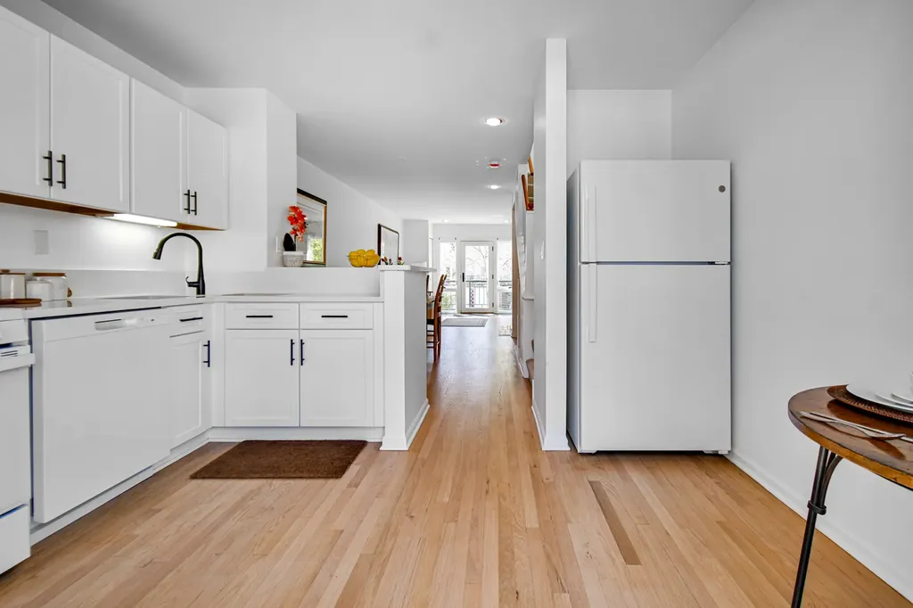 1452 South State Street Chicago IL 60605