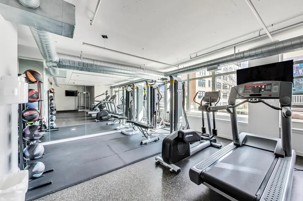 909 West Washington Boulevard Chicago IL 60607