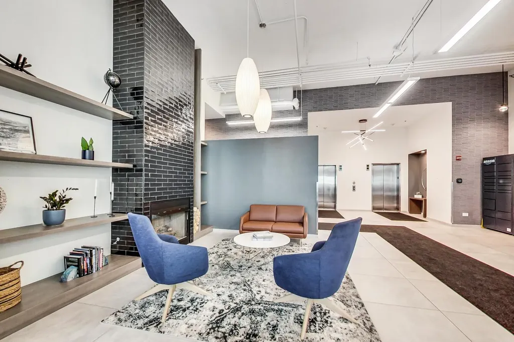 909 West Washington Boulevard Chicago IL 60607