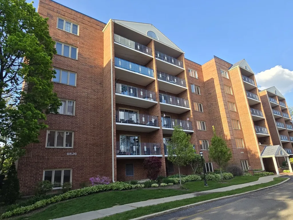 6526 West Irving Park Road Chicago IL 60634