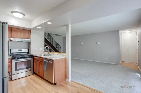 838 Inverrary Lane Deerfield IL 60015
