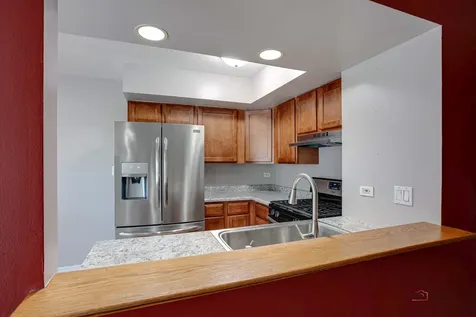 838 Inverrary Lane Deerfield IL 60015
