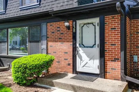 838 Inverrary Lane Deerfield IL 60015