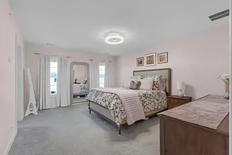 35 Nicholas Drive W Des Plaines IL 60016