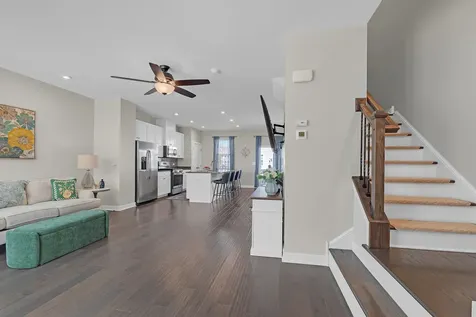 35 Nicholas Drive W Des Plaines IL 60016