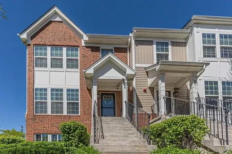 35 Nicholas Drive W Des Plaines IL 60016