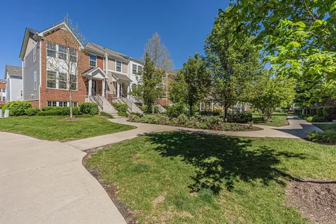 35 Nicholas Drive W Des Plaines IL 60016