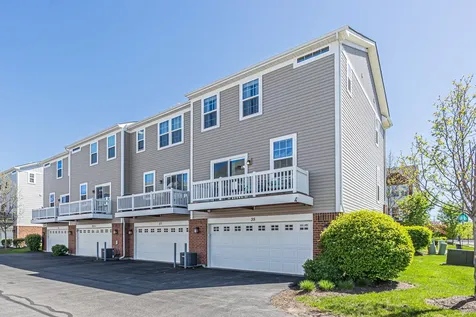35 Nicholas Drive W Des Plaines IL 60016