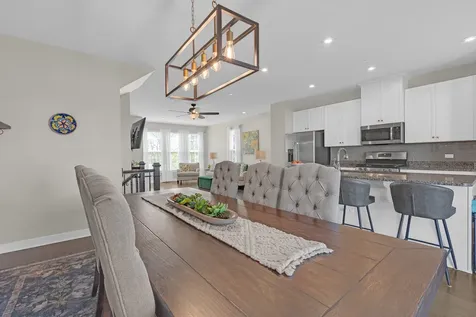 35 Nicholas Drive W Des Plaines IL 60016