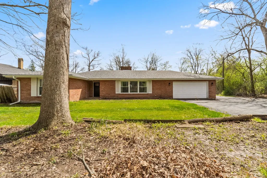 219 East Sheridan Road Lake Bluff IL 60044