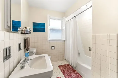 219 East Sheridan Road Lake Bluff IL 60044