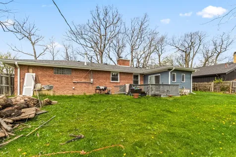 219 East Sheridan Road Lake Bluff IL 60044