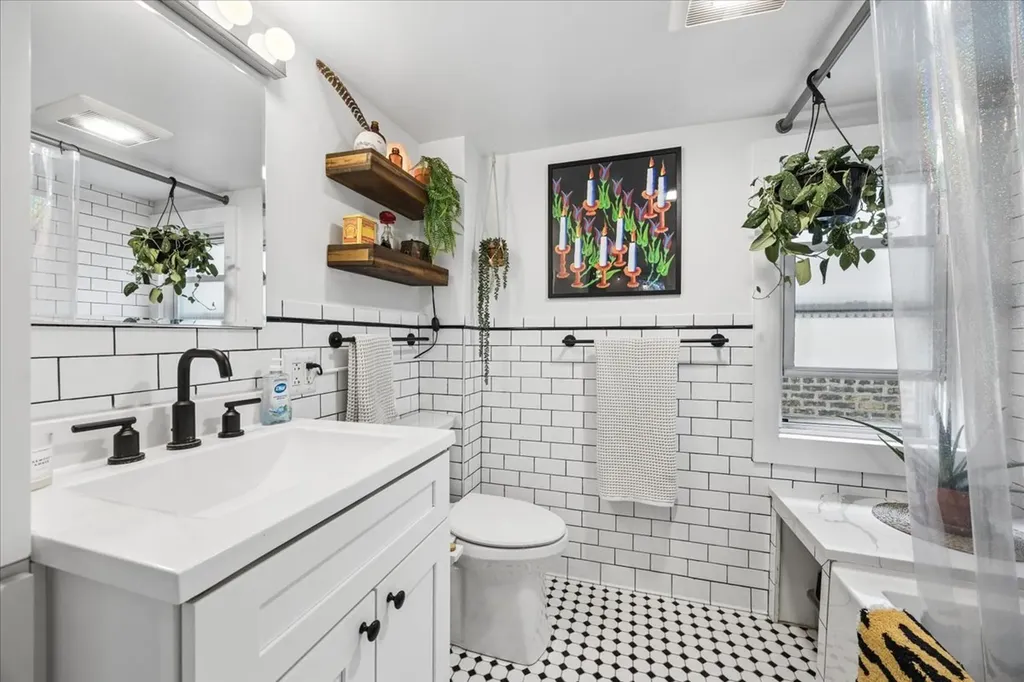3322 West Belden Avenue Chicago IL 60647