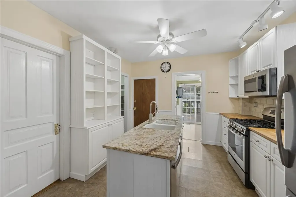 3322 West Belden Avenue Chicago IL 60647
